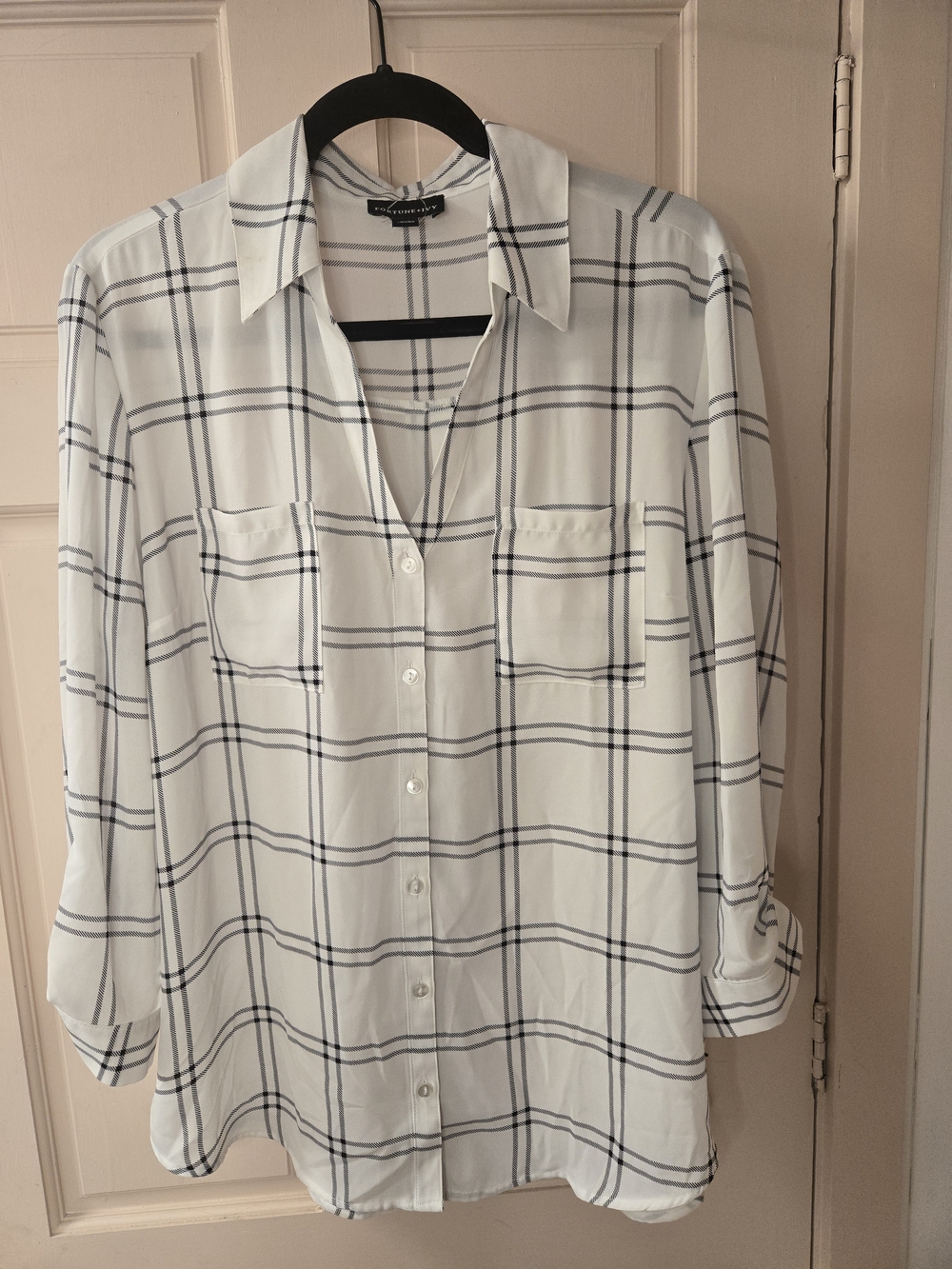 Flowy White Plaid Button-Down Shirt with Chest Pockets